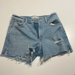 Abercrombie Mom 4” Short